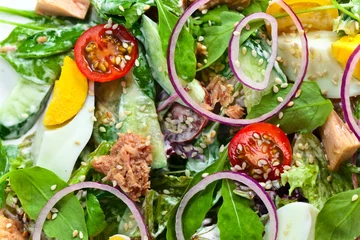 Fotobehang green salad with tuna © Igor Normann