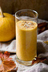 pumpkin smoothie  with oat flakes
