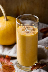 pumpkin smoothie  with oat flakes