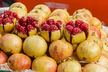 Pomegranete pips and fruit in market