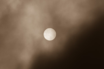 Full Sun behind heavy Fog old style