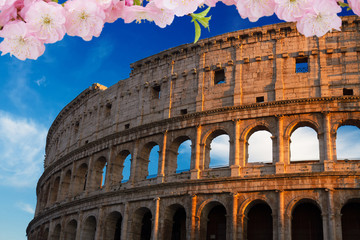 Obraz premium Colosseum at sunset in Rome, Italy