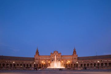 Fototapeta premium la Sevilla Monumental, plaza de España de Aníbal González