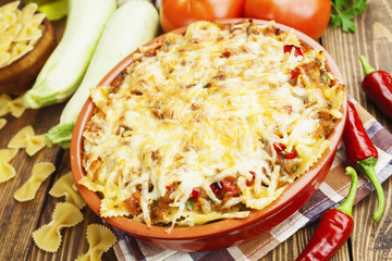 Baked pasta with vegetables and chilli