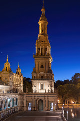 Fototapeta na wymiar la Sevilla Monumental, plaza de España de Aníbal González