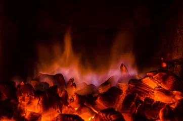 Cercles muraux Flamme Hot coals in the fire