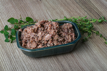 Canned tuna