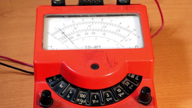 Electronics Multimeter Signal testing