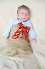 Süßes lachendes Weihnachtsbaby - Christmas Baby