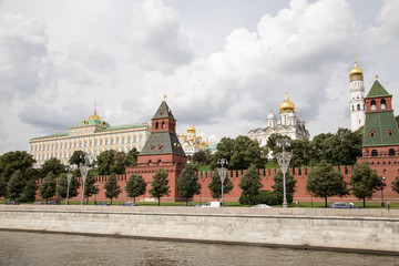 Fototapeta na wymiar Moscow Kremlin and Moskva river in Russia