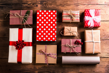 Obraz premium Christmas presents on a table