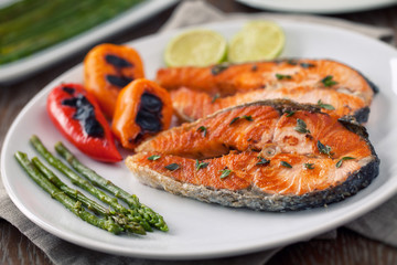 Fillet of salmon with mixed vegetables
