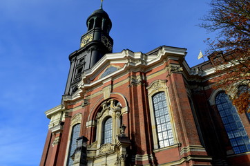Fototapeta na wymiar Hauptkirche von Hamburg