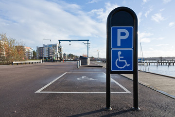 Parking lot for disabled © pownibe