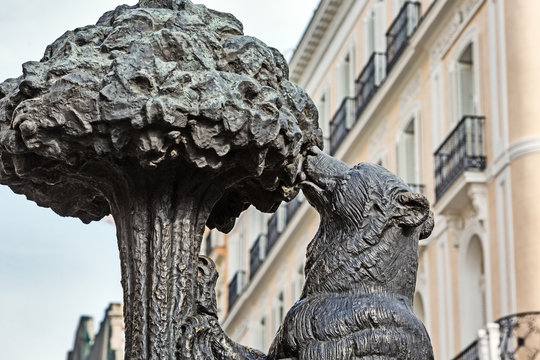 Madrid,  Puerta del Sol, Oso y el Madro&ntilde;o