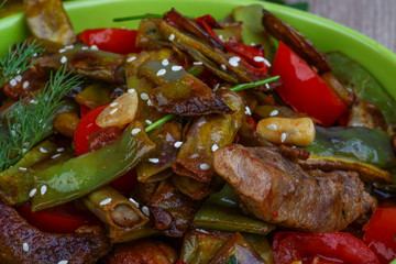 Stir fried pork with vegetables