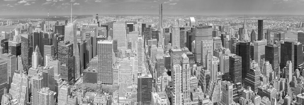 Fototapeta Black and white aerial view of Manhattan, NYC.