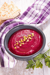 beetroot hummus