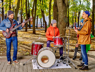 Music street performers men  violinist 