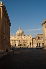 Obraz premium Exterior view of St. Peter's Basilica against sky