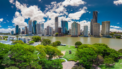 BRISBANE, AUS - NOV 13 2015: Panoramic view of Brisbane Skyline - obrazy, fototapety, plakaty
