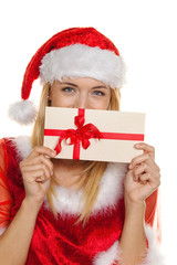 Weihnachtsfrau mit Gutschein