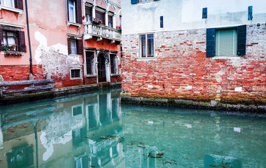 Plakat Beautiful view of water street and old buildings in Venice
