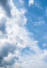 Obraz premium blue sky with grey cloud as background