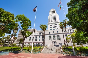 Papier Peint photo Los Angeles Town hall view with flags in LA downtown, the USA