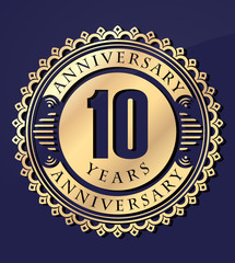 Fototapeta na wymiar Vintage anniversary 10 years round emblem. Retro styled vector b