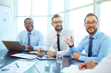 Discussing working strategies