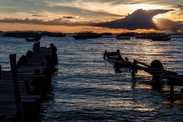 Fototapeta premium Sunset in a harbor of Copacabana town on Titicaca lake, Bolivia