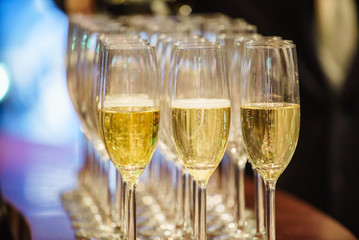 champagne glasses