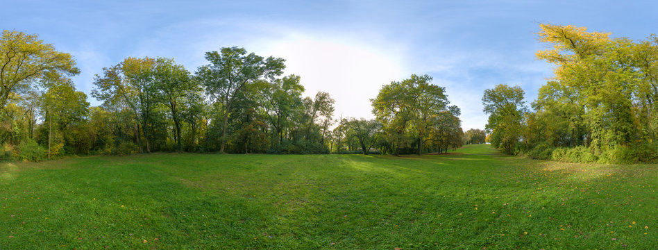 Wiese im Wormser Stadtpark W&auml;ldchen volle 360&deg;