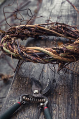 Weaving wreath of vines