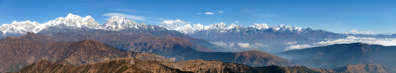 Fototapeta na wymiar Panoramic view of himalayas range from Pikey peak