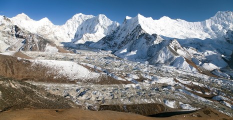 Fototapeta na wymiar Kali Himal, beautiful mountain in Khumbu valley