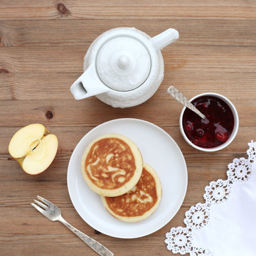 Frühstück mit amerikanischen pancakes