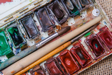 Obraz premium Old professional watercolor paints