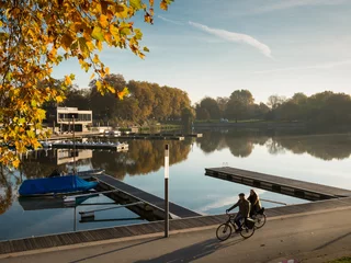 Fahrradfahren am See © Alexander Schöppert