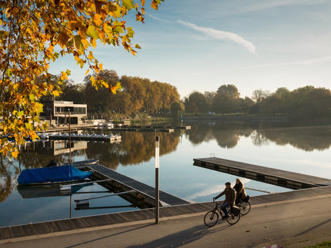 Fahrradfahren am See