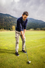 Fototapeta premium Golf pleyer ready to swing
