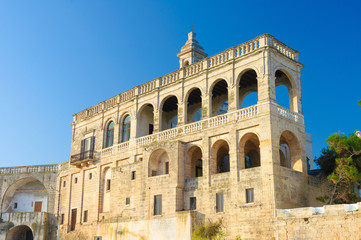 San Vito Abbazia colonna Romana