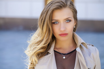 Fototapeta premium Młoda piękna blondynka