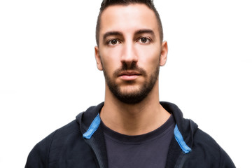 ritratto di uomo al parco in tuta per fare sport