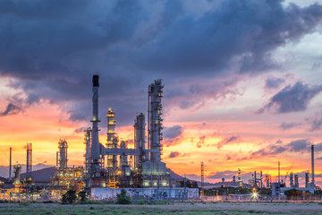 Plakat Oil refinery at sunrise