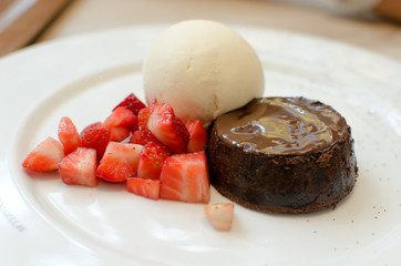 Vanilla ice cream, chocolate bread