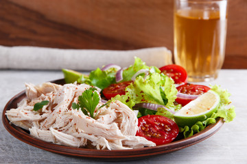 chicken white meat boiled with lettuce tomato