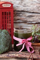 Smoothies green vegetables for health.