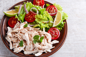 chicken white meat boiled with lettuce tomato